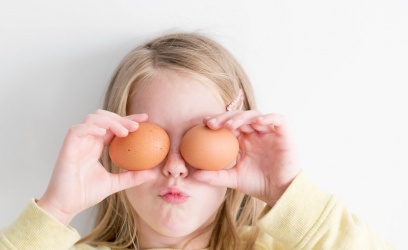 【育兒常識】寶寶應吃全熟蛋？幾歲的小孩吃生食？