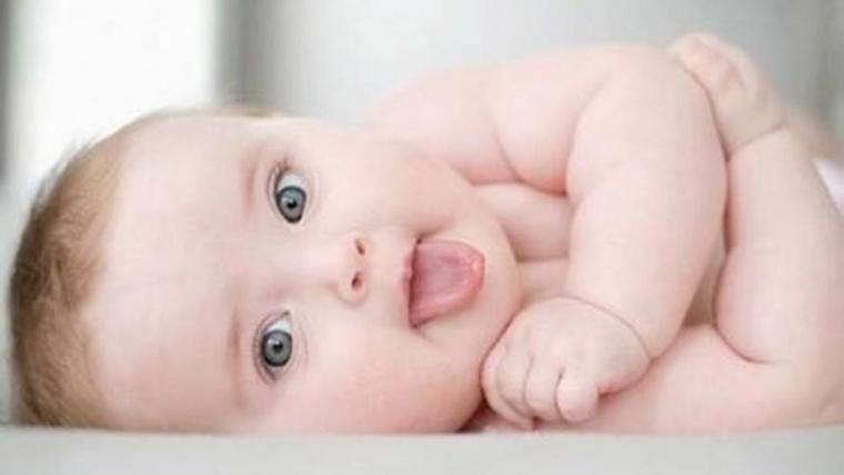 【育兒常識】寶寶為什麼會將副食品吐出來？